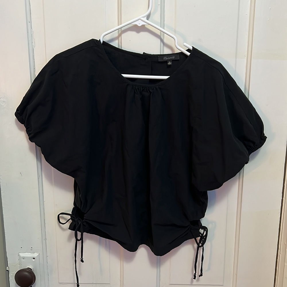 Madewell Embroidered Poplin Puff-Sleeve Cutout Crop Top in True Black - Picture 6 of 12
